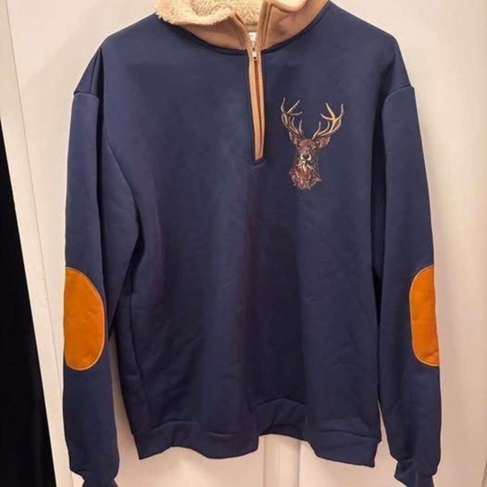 Deer sweatshirt with Sherpa like collar- 1/2 zip - xl